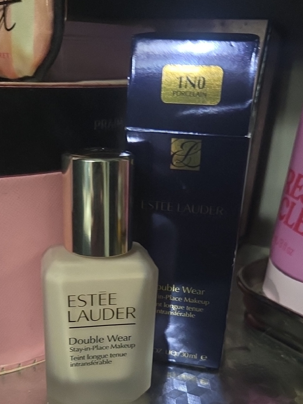 Estee Lauder Double Wear Stay in place, makeup (1N0 Porcelain) - Picture 3 of 10